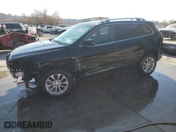 ✅ 2019 Jeep Cherokee Latitude • VIN: 1C4PJLCB1KD248280 • Lot: 92629355. Wystawiony na Copart z przebiegiem 121 563 mil. Bezpłatny archiwum sprzedaży aukcyjnych z USA i szczegółowy raport historii pojazdu na DreamBid. Zdjęcie 1.