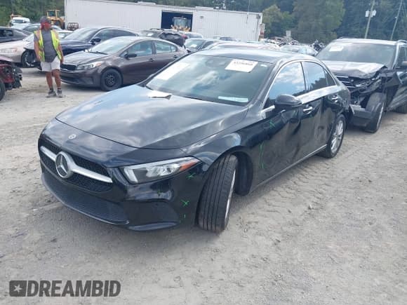 ✅ 2019 Mercedes-Benz A 220 • VIN: WDD3G4FB6KW002818 • Lot: 43256860. Wystawiony na IAAI z przebiegiem 127 723 mil. Bezpłatny archiwum sprzedaży aukcyjnych z USA i szczegółowy raport historii pojazdu na DreamBid. Zdjęcie 17.