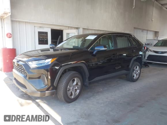 ✅ 2025 Toyota RAV4 XLE • VIN: 2T3W1RFV5SC309929 • Лот: 43054085. Опубликован ранее на IAAI с пробегом 11 624 миль. Бесплатный доступ к архиву аукционных продаж из США и подробный отчёт об истории автомобиля на DreamBid. Изображение 18.