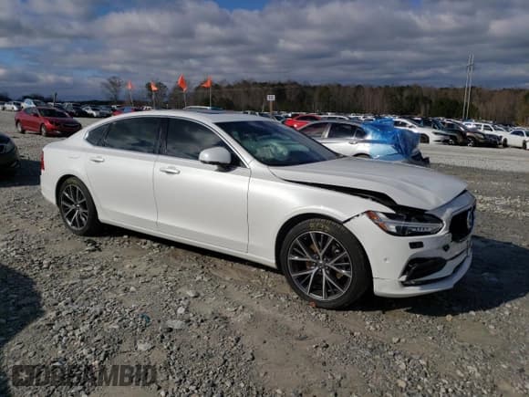✅ 2018 Volvo S90 Momentum • VIN: LVY982MK2JP040413 • Лот: 36618443. Опубликован ранее на Copart с пробегом 43 435 миль. Бесплатный доступ к архиву аукционных продаж из США и подробный отчёт об истории автомобиля на DreamBid. Изображение 4.