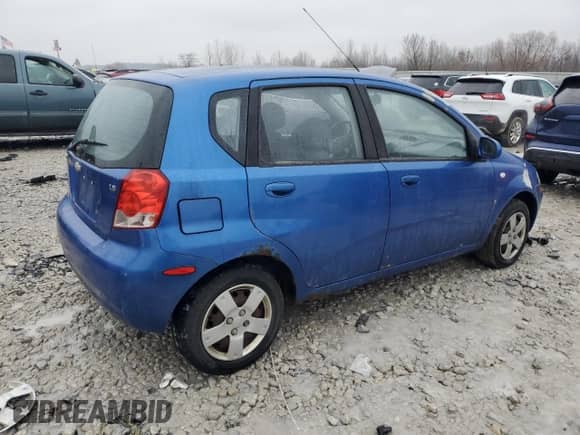 2008 Chevrolet Aveo LS z VIN KL1TD66628B251738, wystawiony jako Copart lot #86379764 z przebiegiem Nie podano mil oraz Czysty tytuł • Clean title. Historia ofert i sprzedaży dostępna na DreamBid. Obrazek 3.