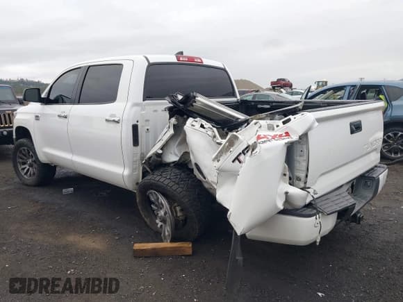 ✅ 2020 Toyota Tundra Platinum • VIN: 5TFAY5F1XLX943275 • Лот: 43224461. Опубликован ранее на IAAI с пробегом 109 762 миль. Бесплатный доступ к архиву аукционных продаж из США и подробный отчёт об истории автомобиля на DreamBid. Изображение 3.
