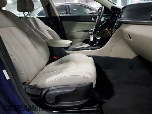 ✅ 2017 Kia Optima LX • VIN: 5XXGT4L34HG152103 • Lot: 90131335. Listed on Copart with 83,394 mi. Free auction sales archive from the USA and detailed vehicle history report at DreamBid. Image 7.