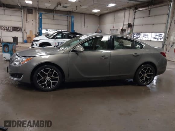 ✅ 2017 Buick Regal Sport Touring • VIN: 2G4GL5EX9H9190676 • Lot: 42201624. Listed on IAAI with 101,361 mi. Free auction sales archive from the USA and detailed vehicle history report at DreamBid. Image 14.