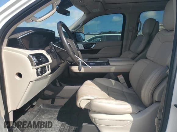 ✅ 2020 Lincoln Navigator Reserve • VIN: 5LMJJ3LT3LEL01953 • Lot: 65902685. Listed on Copart with 44,319 mi. Free auction sales archive from the USA and detailed vehicle history report at DreamBid. Image 7.