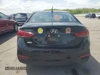 2018 Hyundai Accent SEL z VIN 3KPC24A36JE036856, wystawiony jako Copart lot #54977944 z przebiegiem 112 579 mil mil oraz Szkoda całkowita • Salvage title. Historia ofert i sprzedaży dostępna na DreamBid. Obrazek 6.