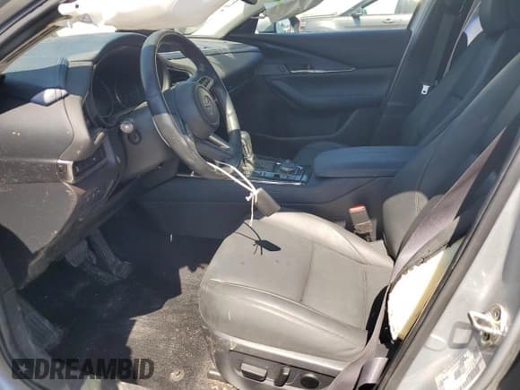 ✅ 2021 Mazda CX-30 Preferred • VIN: 3MVDMBCL3MM209970 • Lot: 68560295. Wystawiony na Copart z przebiegiem 49 195 mil. Bezpłatny archiwum sprzedaży aukcyjnych z USA i szczegółowy raport historii pojazdu na DreamBid. Zdjęcie 7.