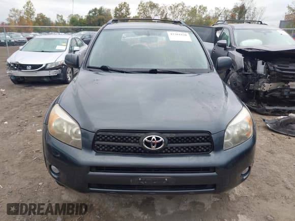 ✅ 2006 Toyota RAV4 Sport • VIN: JTMBD32V066003722 • Lot: 43381828. Listed on IAAI with 166,155 mi. Free auction sales archive from the USA and detailed vehicle history report at DreamBid. Image 13.
