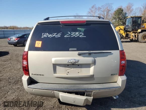 ✅ 2011 Chevrolet Tahoe LTZ • VIN: 1GNSKCE05BR142332 • Lot: 86078925. Listed on Copart with 213,206 mi. Free auction sales archive from the USA and detailed vehicle history report at DreamBid. Image 6.