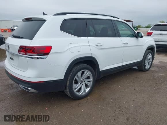 ✅ 2023 Volkswagen Atlas SE • VIN: 1V2WP2CA2PC527423 • Lot: 41929349. Listed on IAAI with 33,884 mi. Free auction sales archive from the USA and detailed vehicle history report at DreamBid. Image 4.