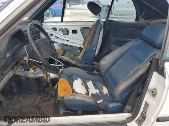 1991 BMW 3 Series z VIN WBABB2317MEC26337, wystawiony jako Copart lot #56911105 z przebiegiem 156 780 mil mil oraz Czysty tytuł • Clean title. Historia ofert i sprzedaży dostępna na DreamBid. Obrazek 7.