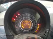 ✅ 2013 FIAT 500 Turbo • VIN: 3C3CFFHH4DT573327 • Lot: 91840065. Wystawiony na Copart z przebiegiem 125 816 mil. Bezpłatny archiwum sprzedaży aukcyjnych z USA i szczegółowy raport historii pojazdu na DreamBid. Zdjęcie 9.