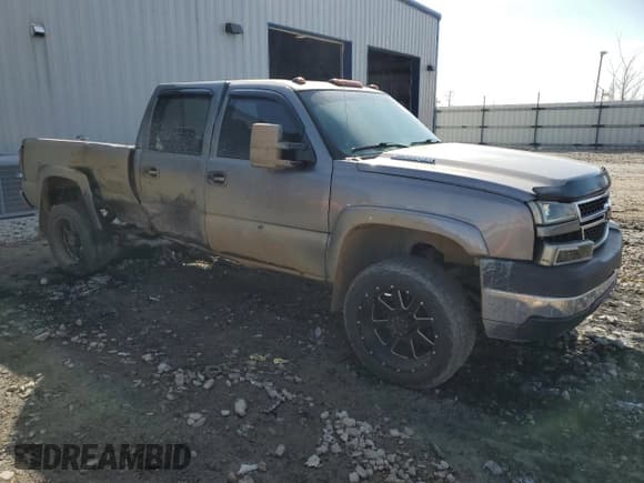 ✅ 2006 Chevrolet Silverado 2500HD LT1 • VIN: 1GCHK23246F103885 • Lot: 48869075. Wystawiony na Copart z przebiegiem Nie podano. Bezpłatny archiwum sprzedaży aukcyjnych z USA i szczegółowy raport historii pojazdu na DreamBid. Zdjęcie 4.