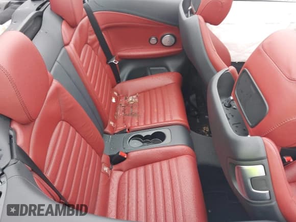 ✅ 2017 Mercedes-Benz C 43 AMG • VIN: WDDWK6EB5HF563920 • Лот: 42689326. Опубликован ранее на IAAI с пробегом 24 178 миль. Бесплатный доступ к архиву аукционных продаж из США и подробный отчёт об истории автомобиля на DreamBid. Изображение 8.