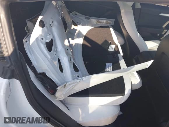 ✅ 2021 Tesla Model 3 Long Range • VIN: 5YJ3E1EB6MF053498 • Lot: 42249301. Wystawiony na IAAI z przebiegiem 36 275 mil. Bezpłatny archiwum sprzedaży aukcyjnych z USA i szczegółowy raport historii pojazdu na DreamBid. Zdjęcie 8.