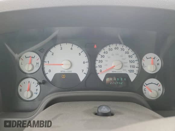 2008 Dodge 1500 SXT z VIN 3D7KS19D48G223833, wystawiony jako Copart lot #85557584 z przebiegiem 226 942 mil mil oraz Szkoda całkowita • Salvage title. Historia ofert i sprzedaży dostępna na DreamBid. Obrazek 9.