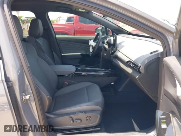 ✅ 2023 Volkswagen ID.4 Pro S • VIN: 1V2GNPE80PC006590 • Lot: 42178241. Wystawiony na IAAI z przebiegiem 17 177 mil. Bezpłatny archiwum sprzedaży aukcyjnych z USA i szczegółowy raport historii pojazdu na DreamBid. Zdjęcie 5.