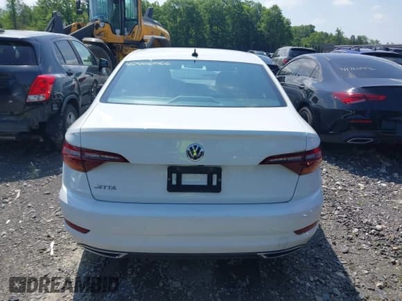 ✅ 2019 Volkswagen Jetta S • VIN: 3VWC57BU0KM226799 • Lot: 42406066. Listed on IAAI with 101,664 mi. Free auction sales archive from the USA and detailed vehicle history report at DreamBid. Image 16.