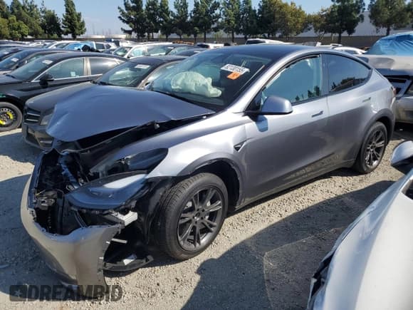 ✅ 2025 Tesla Model Y Long Range • VIN: 7SAYGDED4SF320852 • Лот: 82130155. Опубликован ранее на Copart с пробегом 7 011 миль. Бесплатный доступ к архиву аукционных продаж из США и подробный отчёт об истории автомобиля на DreamBid. Изображение 1.