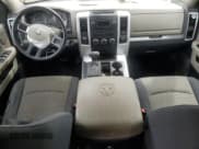 ✅ 2009 Dodge 1500 SLT • VIN: 1D3HV13T09S760034 • Lot: 56742665. Wystawiony na Copart z przebiegiem 201 544 mil. Bezpłatny archiwum sprzedaży aukcyjnych z USA i szczegółowy raport historii pojazdu na DreamBid. Zdjęcie 8.