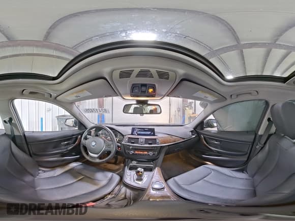 ✅ 2015 BMW 3 Series 328i xDrive • VIN: WBA3B5G56FNS13355 • Лот: 82417425. Опубликован ранее на Copart с пробегом 121 175 миль. Бесплатный доступ к архиву аукционных продаж из США и подробный отчёт об истории автомобиля на DreamBid. Изображение 14.