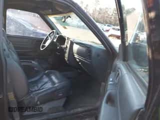 2002 Chevrolet Blazer LS with VIN 1GNDT13W92K208195, listed as a IAAI auction lot 41252604 with 141,235 mi miles and . Bid and sale history available at DreamBid. Image 5.