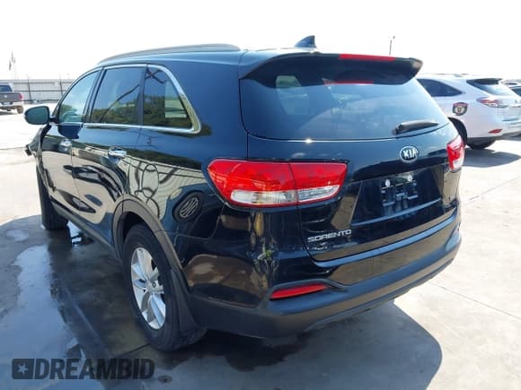 ✅ 2018 Kia Sorento L • VIN: 5XYPG4A39JG376878 • Lot: 43266125. Wystawiony na IAAI z przebiegiem 132 942 mil. Bezpłatny archiwum sprzedaży aukcyjnych z USA i szczegółowy raport historii pojazdu na DreamBid. Zdjęcie 3.