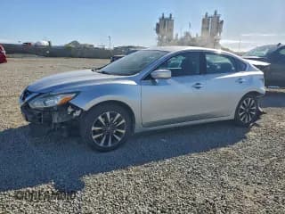 ✅ 2017 Nissan Altima SV • VIN: 1N4AL3AP3HC189834 • Лот: 95028225. Опубликован ранее на Copart с пробегом 77 548 миль. Бесплатный доступ к архиву аукционных продаж из США и подробный отчёт об истории автомобиля на DreamBid. Изображение 1.