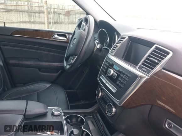 ✅ 2015 Mercedes-Benz M 350 • VIN: 4JGDA5HB1FA506811 • Lot: 42241750. Listed on IAAI with 162,278 mi. Free auction sales archive from the USA and detailed vehicle history report at DreamBid. Image 5.