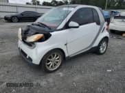 ✅ 2009 Smart fortwo Pure • VIN: WMEEJ31X19K250107 • Lot: 71576014. Wystawiony na Copart z przebiegiem 93 792 mil. Bezpłatny archiwum sprzedaży aukcyjnych z USA i szczegółowy raport historii pojazdu na DreamBid. Zdjęcie 1.