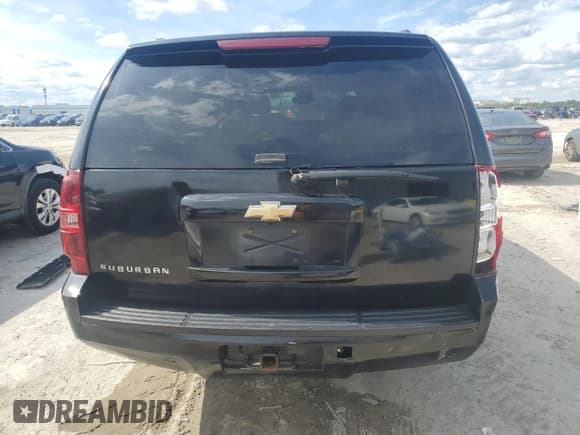 ✅ 2007 Chevrolet Suburban LT • VIN: 1GNFC16J97J299992 • Lot: 62642934. Wystawiony na Copart z przebiegiem 317 375 mil. Bezpłatny archiwum sprzedaży aukcyjnych z USA i szczegółowy raport historii pojazdu na DreamBid. Zdjęcie 6.