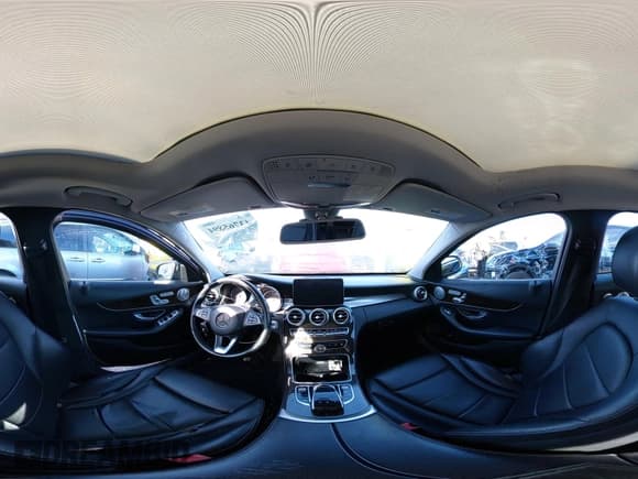 ✅ 2017 Mercedes-Benz C 300 • VIN: 55SWF4KB5HU221846 • Lot: 43765894. Wystawiony na IAAI z przebiegiem 99 367 mil. Bezpłatny archiwum sprzedaży aukcyjnych z USA i szczegółowy raport historii pojazdu na DreamBid. Zdjęcie 18.