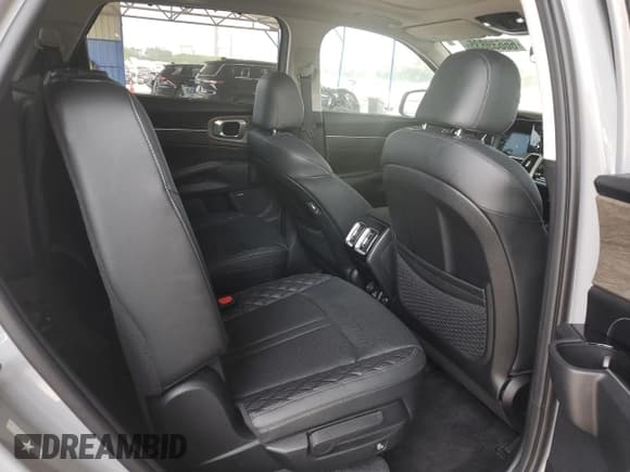 ✅ 2023 Kia Sorento SX • VIN: 5XYRKDLF7PG235072 • Лот: 66639835. Опубликован ранее на Copart с пробегом 17 322 миль. Бесплатный доступ к архиву аукционных продаж из США и подробный отчёт об истории автомобиля на DreamBid. Изображение 11.