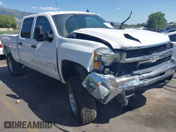 2007 Chevrolet Silverado 2500HD 1LT z VIN 1GCHK23687F512654, wystawiony jako IAAI lot #42554241 z przebiegiem 149 949 mil mil oraz . Historia ofert i sprzedaży dostępna na DreamBid. Obrazek 1.