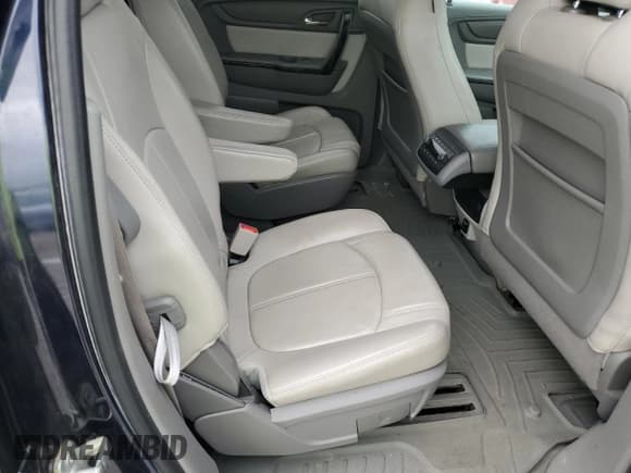 ✅ 2015 GMC Acadia SLT • VIN: 1GKKRRKD6FJ158398 • Lot: 82311335. Wystawiony na Copart z przebiegiem 95 053 mil. Bezpłatny archiwum sprzedaży aukcyjnych z USA i szczegółowy raport historii pojazdu na DreamBid. Zdjęcie 11.