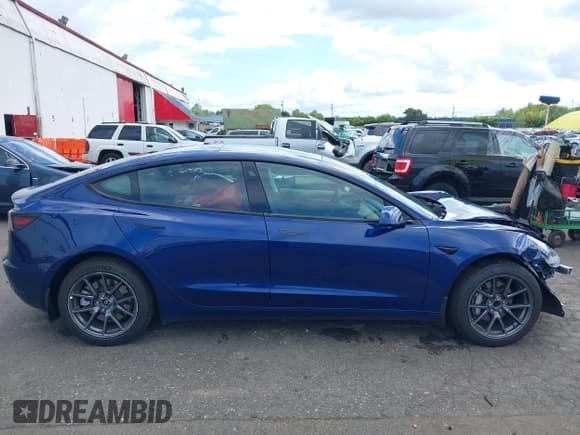 ✅ 2021 Tesla Model 3 Standard Range Plus • VIN: 5YJ3E1EA1MF094693 • Lot: 42083700. Wystawiony na IAAI z przebiegiem 79 222 mil. Bezpłatny archiwum sprzedaży aukcyjnych z USA i szczegółowy raport historii pojazdu na DreamBid. Zdjęcie 14.