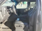 ✅ 2005 Chevrolet Silverado 1500 Z71 • VIN: 1GCEK19Z85Z200392 • Лот: 77284814. Опубликован ранее на Copart с пробегом 230 747 миль. Бесплатный доступ к архиву аукционных продаж из США и подробный отчёт об истории автомобиля на DreamBid. Изображение 7.