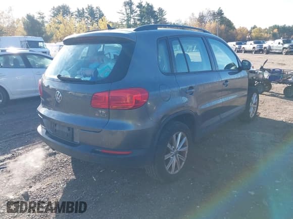 ✅ 2018 Volkswagen Tiguan • VIN: WVGBV7AX7JK002294 • Lot: 43472868. Wystawiony na IAAI z przebiegiem 114 737 mil. Bezpłatny archiwum sprzedaży aukcyjnych z USA i szczegółowy raport historii pojazdu na DreamBid. Zdjęcie 4.