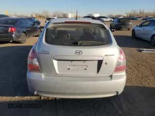 2010 Hyundai Accent GL z VIN KMHCN3BC1AU172888, wystawiony jako Copart lot #77630614 z przebiegiem 136 899 mil mil oraz Szkoda całkowita • Salvage title. Historia ofert i sprzedaży dostępna na DreamBid. Obrazek 6.