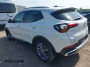 ✅ 2022 Buick Encore GX Essence • VIN: KL4MMFSL0NB063136 • Лот: 42471473. Опубликован ранее на IAAI с пробегом 122 572 миль. Бесплатный доступ к архиву аукционных продаж из США и подробный отчёт об истории автомобиля на DreamBid. Изображение 3.