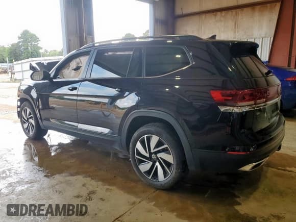 ✅ 2024 Volkswagen Atlas SE • VIN: 1V2JR2CA8RC532696 • Lot: 70857675. Wystawiony na Copart z przebiegiem Nie podano. Bezpłatny archiwum sprzedaży aukcyjnych z USA i szczegółowy raport historii pojazdu na DreamBid. Zdjęcie 2.