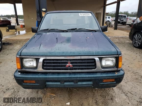 ✅ 1993 Mitsubishi Mighty Max • VIN: JA7LS21G6PP003529 • Lot: 81342224. Wystawiony na Copart z przebiegiem 313 363 mil. Bezpłatny archiwum sprzedaży aukcyjnych z USA i szczegółowy raport historii pojazdu na DreamBid. Zdjęcie 5.