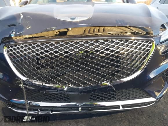 ✅ 2025 Genesis GV70 2.5T • VIN: 5NMMADTBXSH033934 • Lot: 43642157. Listed on IAAI with 6,699 mi. Free auction sales archive from the USA and detailed vehicle history report at DreamBid. Image 18.