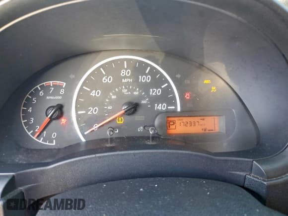 ✅ 2015 Nissan Versa S Plus • VIN: 3N1CN7APXFL871411 • Lot: 94943195. Wystawiony na Copart z przebiegiem 172 337 mil. Bezpłatny archiwum sprzedaży aukcyjnych z USA i szczegółowy raport historii pojazdu na DreamBid. Zdjęcie 9.