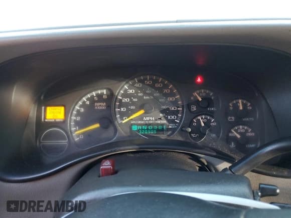 ✅ 2000 Chevrolet Silverado 1500 LS • VIN: 2GCEC19T6Y1290941 • Лот: 81103344. Опубликован ранее на Copart с пробегом 320 909 миль. Бесплатный доступ к архиву аукционных продаж из США и подробный отчёт об истории автомобиля на DreamBid. Изображение 9.