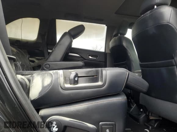 ✅ 2015 Toyota Highlander XLE • VIN: 5TDJKRFH7FS160091 • Лот: 91528355. Опубликован ранее на Copart с пробегом 122 641 миль. Бесплатный доступ к архиву аукционных продаж из США и подробный отчёт об истории автомобиля на DreamBid. Изображение 11.