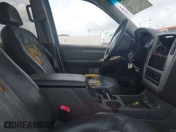 ✅ 2002 Mercury Mountaineer Convenience • VIN: 4M2ZU66W22ZJ33796 • Лот: 42117153. Опубликован ранее на IAAI с пробегом 269 022 миль. Бесплатный доступ к архиву аукционных продаж из США и подробный отчёт об истории автомобиля на DreamBid. Изображение 5.