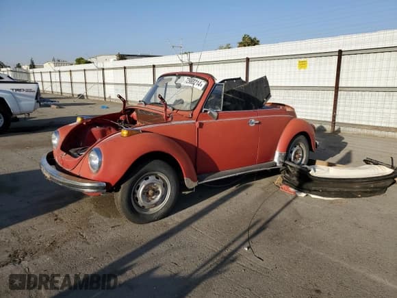 ✅ 1973 Volkswagen Beetle • VIN: 1532994213 • Lot: 72988214. Wystawiony na Copart z przebiegiem 2 600 mil. Bezpłatny archiwum sprzedaży aukcyjnych z USA i szczegółowy raport historii pojazdu na DreamBid. Zdjęcie 1.