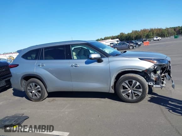✅ 2021 Toyota Highlander XLE • VIN: 5TDHZRAH8MS039438 • Lot: 43485739. Wystawiony na IAAI z przebiegiem 59 177 mil. Bezpłatny archiwum sprzedaży aukcyjnych z USA i szczegółowy raport historii pojazdu na DreamBid. Zdjęcie 14.
