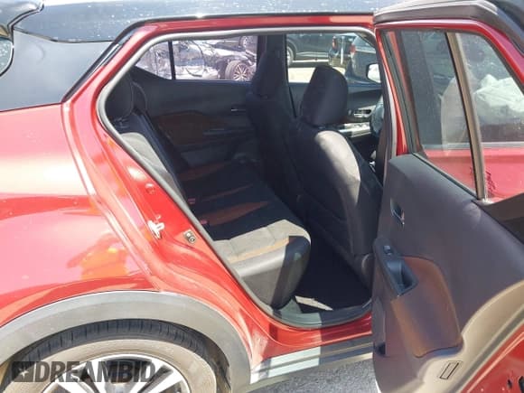 ✅ 2019 Nissan Kicks SV • VIN: 3N1CP5CU7KL542452 • Lot: 42525669. Wystawiony na IAAI z przebiegiem 50 184 mil. Bezpłatny archiwum sprzedaży aukcyjnych z USA i szczegółowy raport historii pojazdu na DreamBid. Zdjęcie 8.